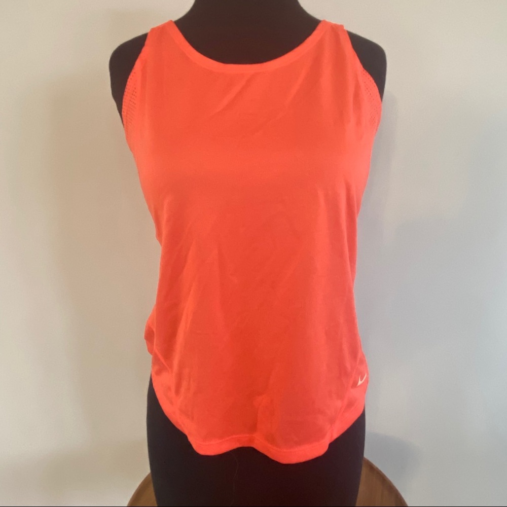 nike workout tank women’s small